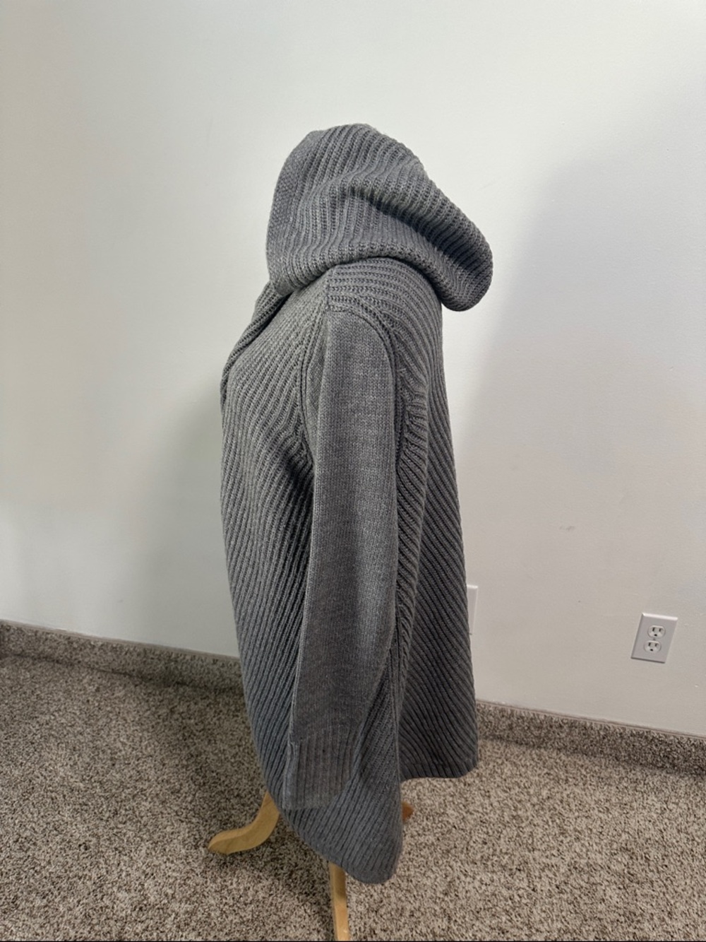 🐝 A New Day Hooded Cardigan Sweater - Picture 2 of 5